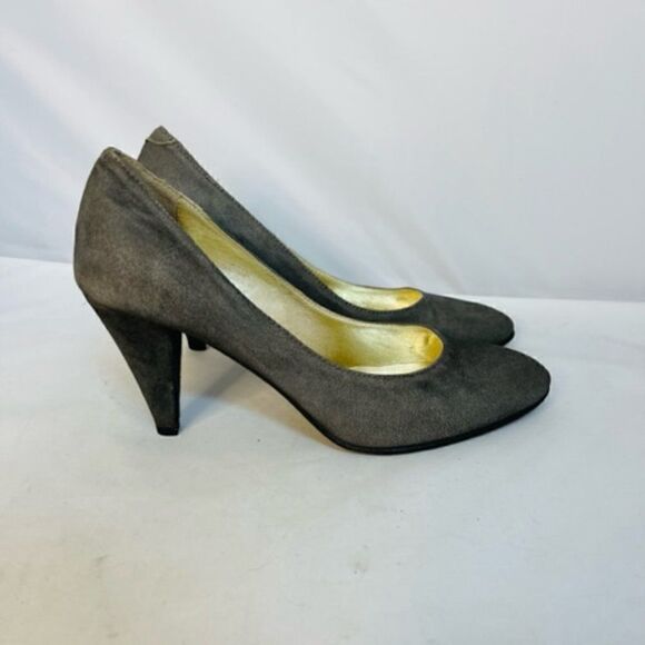 Tommy Hilfiger gray heels 3" classic suede US 8.5 Euro 39 Very good condition - - Picture 4 of 7